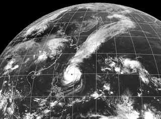 El súper tifón Trami de categoría 5