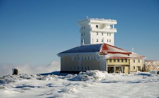El observatorio de Izaña, azotado por un fuerte temporal de invierno del 15 al 18 de febrero de 2014