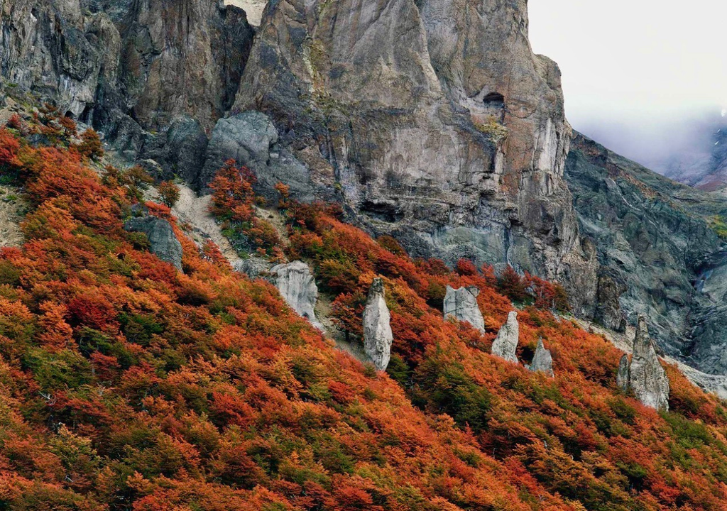 Parque Nacional Cerro Castillo en abril. Parque Nacional Cerro Castillo en abril.