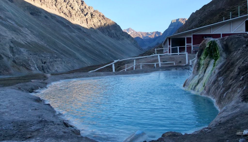 Las Termas Valle de Colina son uno de los principales tesoros del Cajón del Maipo.