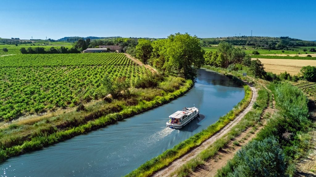 Péniche Canal du Midi Sud France Navigation Bateau Pas besoin de permis pour certaines péniche à la location !