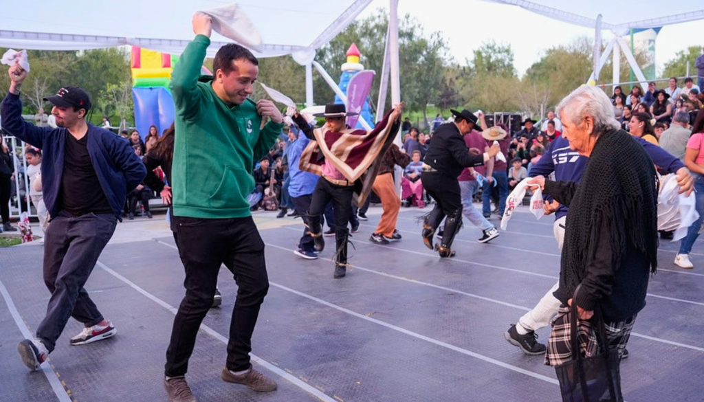 La Fondahuel es una fiesta familiar que invita a disfrutar de lo mejor de las tradiciones nacionales. Crédito: Municipalidad de Pudahuel.