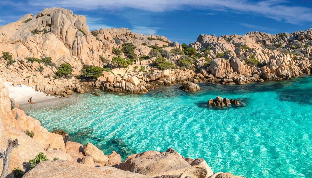 Isole più ventilate Il mare limpido di Cala Coticcio, sull'Isola di Caprera, parte dell'arcipelago della Maddalena