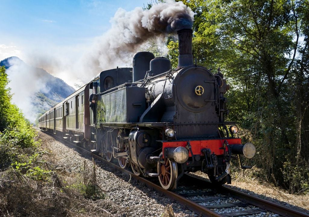 treni storici Una locomotiva a vapore restaurata e perfettamente funzionante