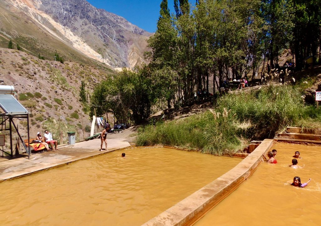 Baños Morales, Cajón del Maipo. Baños Morales, Cajón del Maipo.