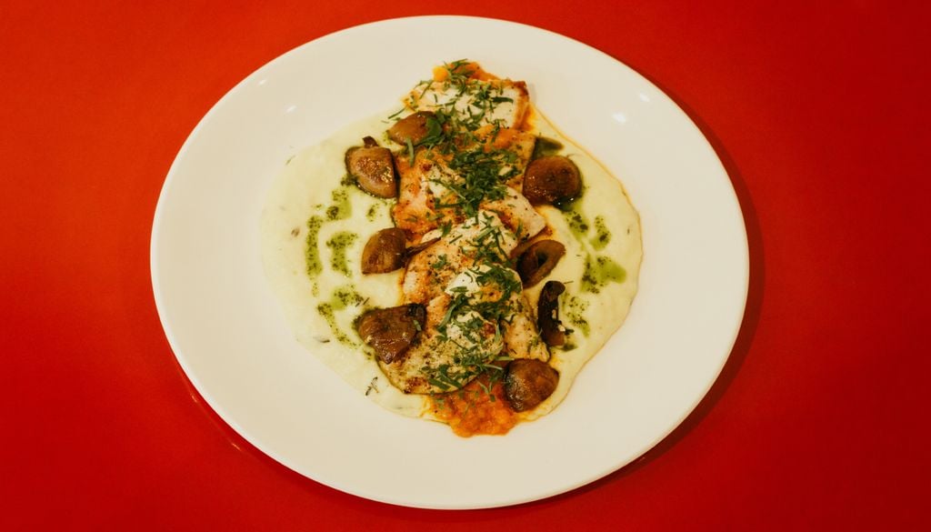Por $9.500 pesos puedes disfrutar de un exquisito menú que incluye plato principal y ensalada mixta. Imagen: Giovanna Veingartner