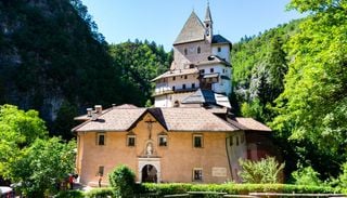 5 rifugi spirituali italiani perfetti per staccare la spina e ritrovare la calma quest'estate