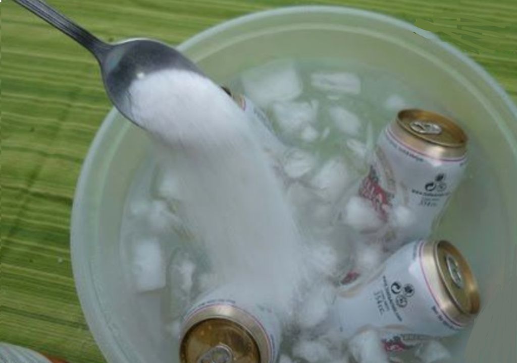 5 trucos fáciles para lograr enfriar una bebida en 5 minutos usando ciencia