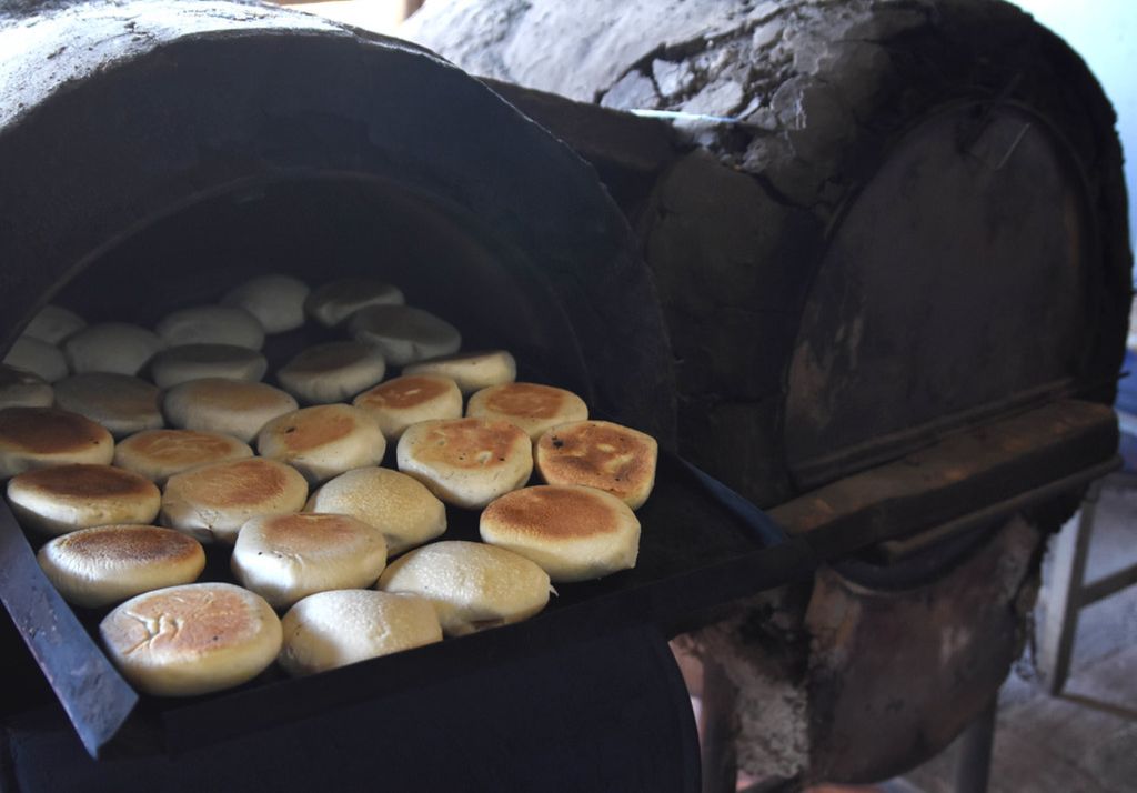 pan amasado en horno de barro pan amasado en horno de barro