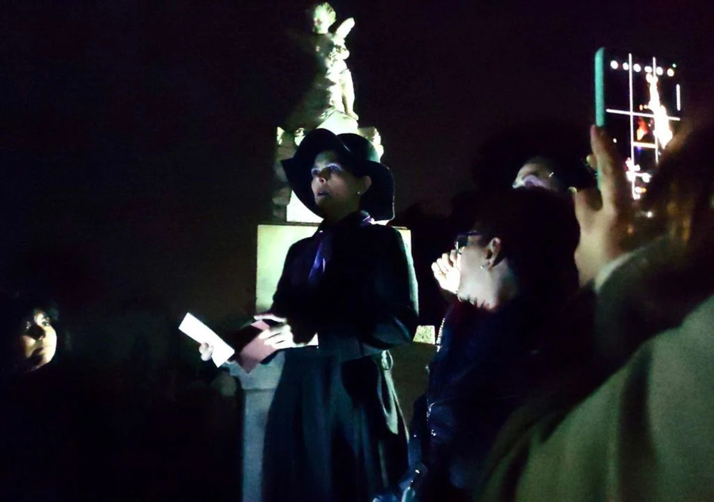 Los recorridos patrimoniales por el cementerio de La Serena permiten aprender sobre la historia local.