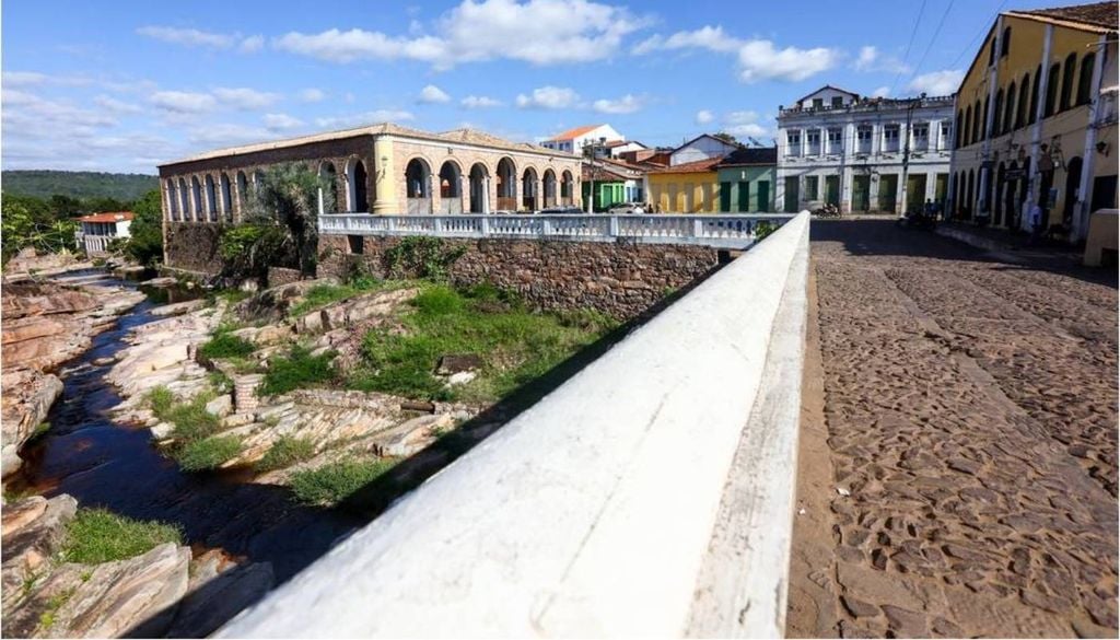Lençóis é tombada pelo Patrimônio Histórico e Artístico Nacional (IPHAN) e oferece belo roteiro arquitetônico pelos casarios do século 19. Crédito: Divulgação.