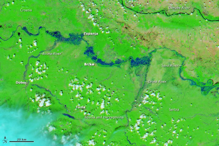 El sensor MODIS en el satélite Aqua de la NASA capturó una imagen de las inundaciones en Croacia, Serbia y Bosnia y Herzegovina el 19 de mayo de 2014