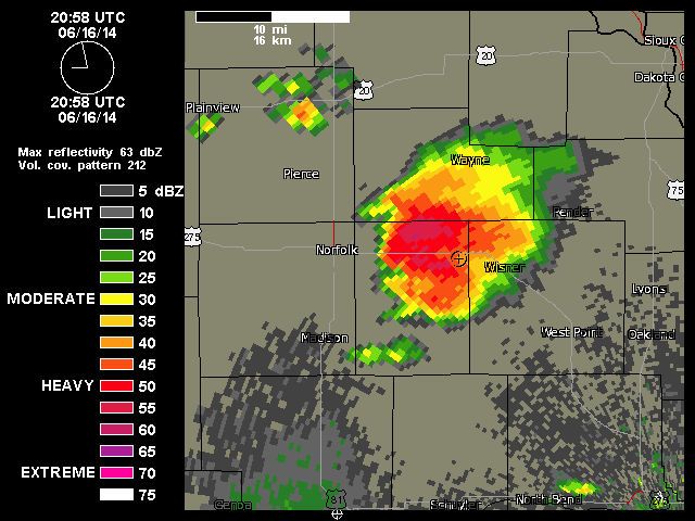 Figura de reflectividad radar de la estructura convectiva: supercélula aislada que golpeó a Pilger, Nebraska el 16 de junio de 2014. Figura de reflectividad radar de la estructura convectiva: supercélula aislada que golpeó a Pilger, Nebraska el 16 de junio de 2014.