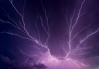 La OMM certifica el récord del rayo más largo del mundo con casi 830 kilómetros: así se detectó este alucinante fenómeno