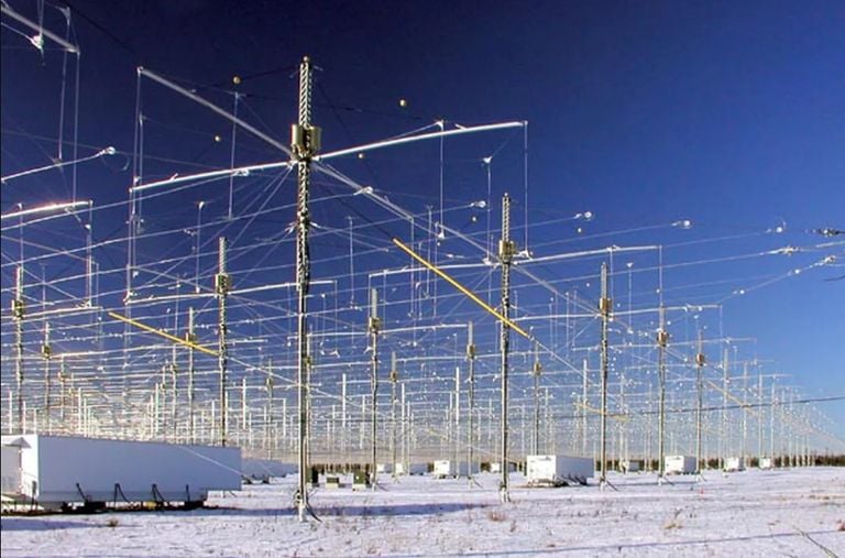 O projeto HAARP Máquinas para modificar e controlar o tempo Radio