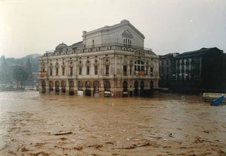 Aniversario de las Inundaciones del País Vasco en 1983: Bilbao, LLodio, Eibar, Bermeo, Andoain, ...