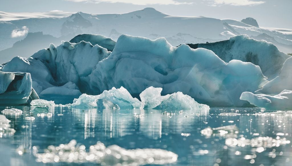 antártida A camada de gelo ganhou cerca de 695 mil milhões de toneladas de massa, sendo o maior ganho de massa antártica já observado pelas missões de satélite GRACE.