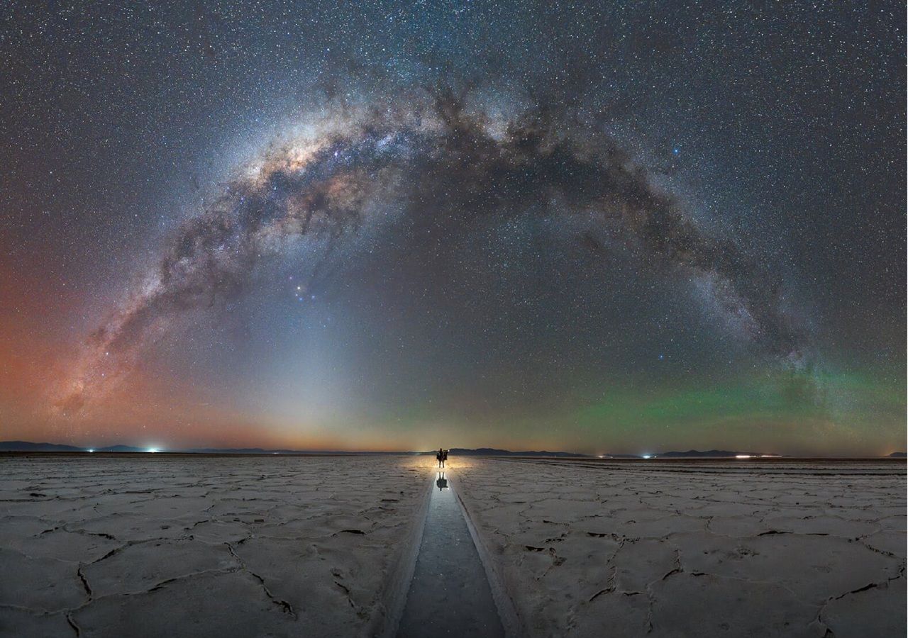 “Universo de Sal” mostra a Via Láctea sob a paisagem das Salinas Grandes, na província de Jujuy, no nordeste remoto da Argentina. Foto: Alejandra Heis/ Milky Way Photographer of the Year