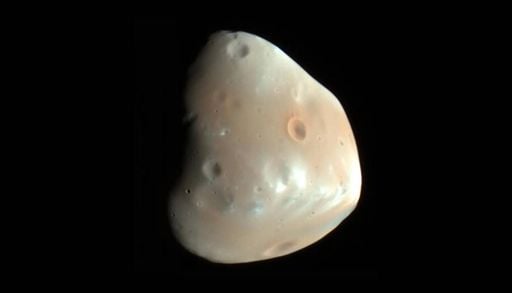 &ldquo;A colis&atilde;o que quase destruiu Deimos&rdquo;: como um asteroide de 300 metros remodelou completamente a lua marciana