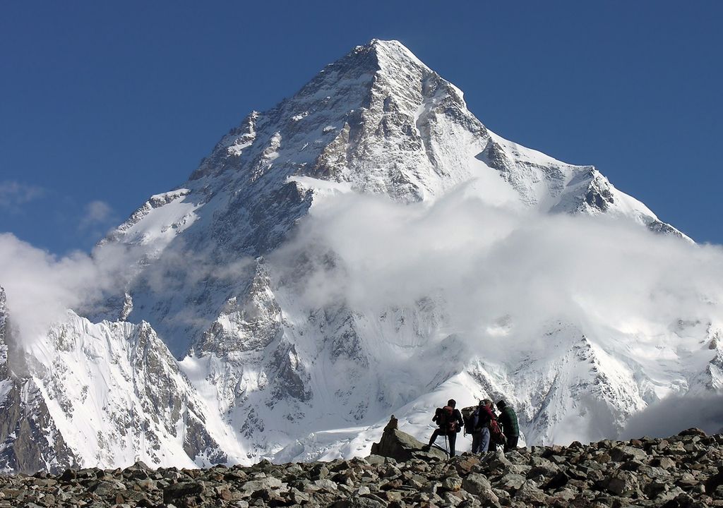 Alpinistas frente al K2