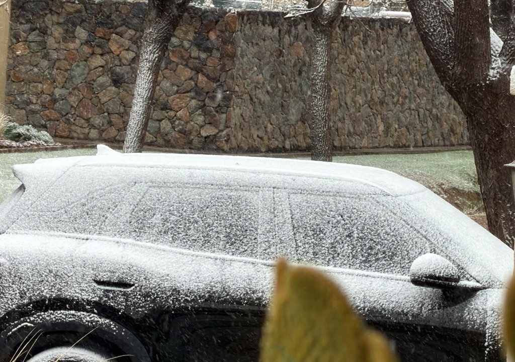 Nieve en Mendoza En algunas zonas de CIudad de Mendoza, Luján de Cuyo y Guaymallén la nieve pintó las postales de blanco. Foto: X @moiraurriza
