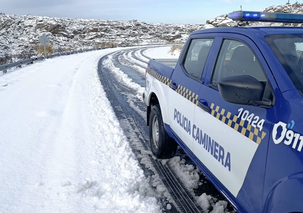 Nieve emn Córdoba En las sierras de Córdoba también se registraron intensas nevadas que obligaron a cerrar el camino de las Altas Cumbres. Foto: X @LagartoSHowOk