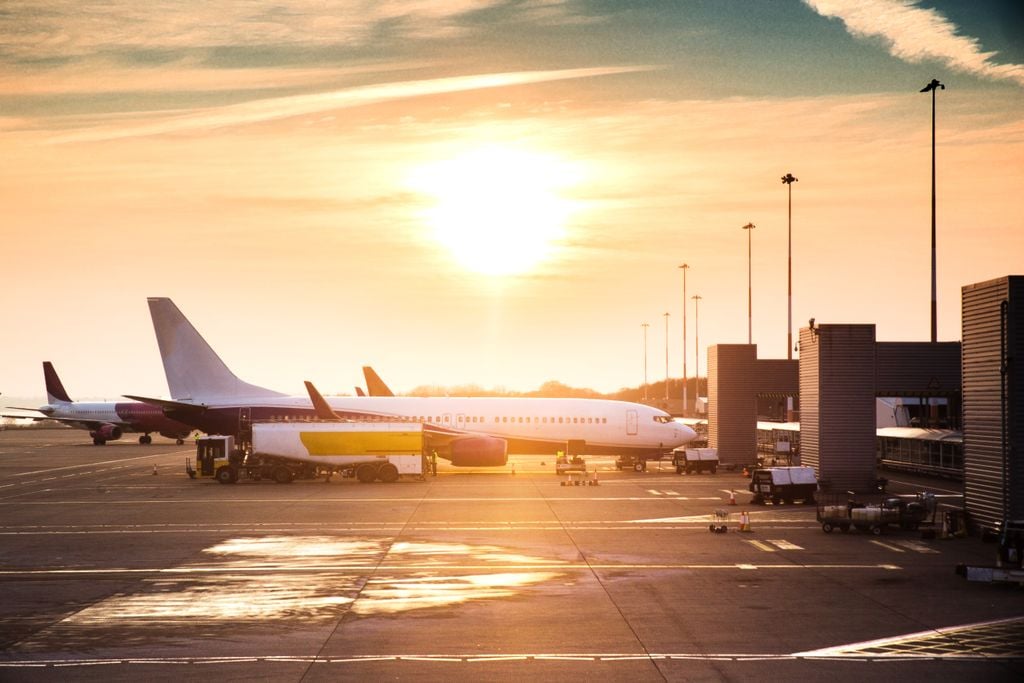 Aeroporto O aumento do turismo em destinos europeus está a colocar uma pressão crescente sobre cidades, aeroportos e comunidades locais.