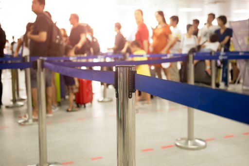 A Europa quer menos turistas, mas est&aacute; a construir aeroportos para receber mais