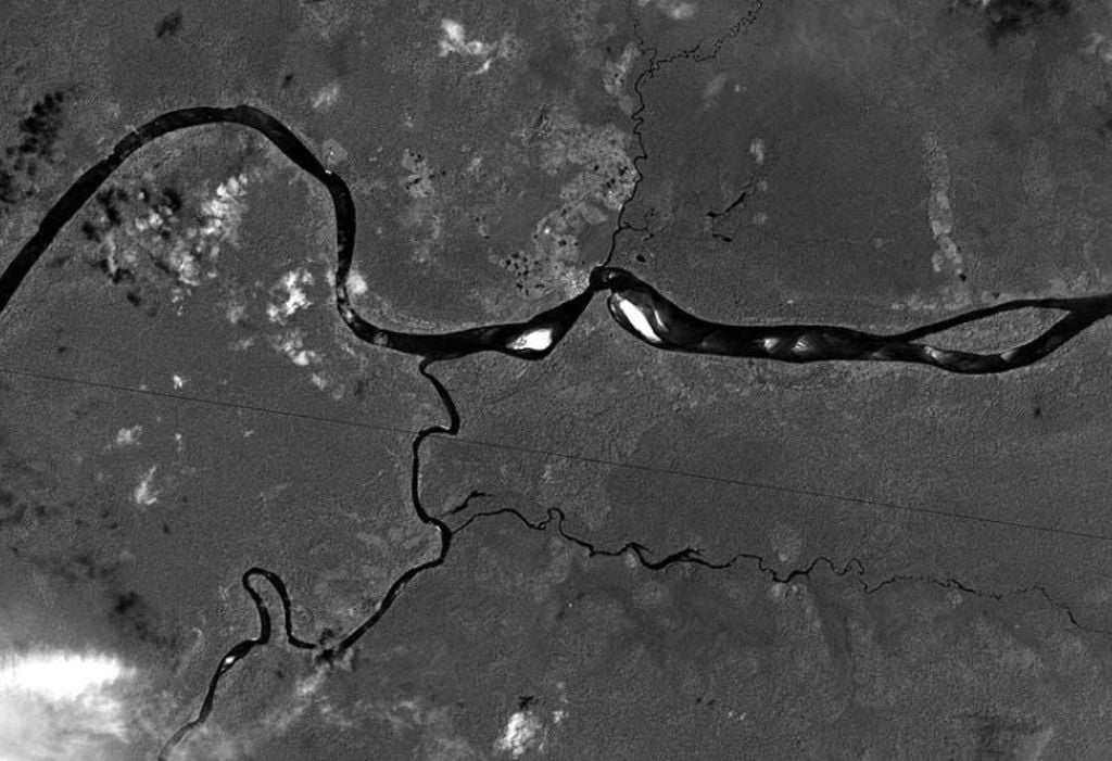 Imagen de satélite de una parte de la isla Guayana entre los ríos Orinoco y el canal Cassiquiare en Venezuela. Créditos: INPE Imagen de satélite de una parte de la isla Guayana entre los ríos Orinoco y el canal Cassiquiare en Venezuela. Créditos: INPE