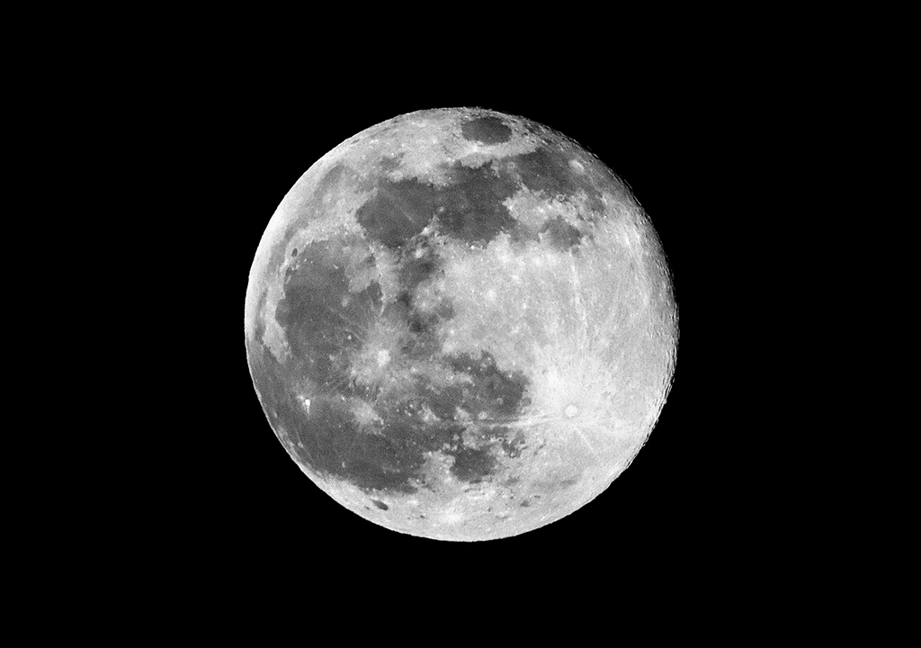 La Luna se está encogiendo y esto podría afectar a las próximas misiones de exploración espacial.