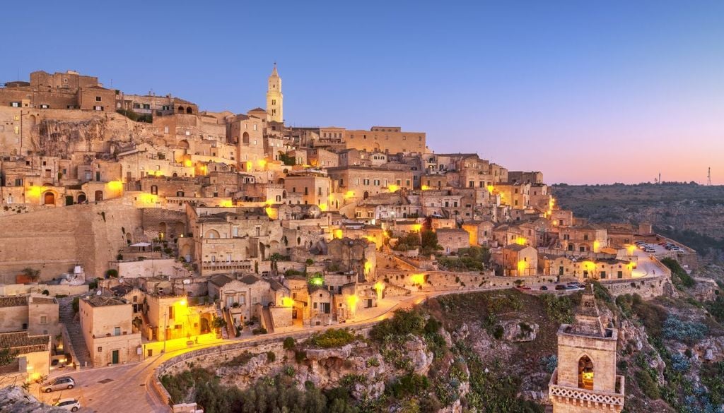 Matera temperature Matera, la città costruita sul fianco di una gravina di calcarenite