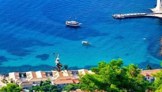 A &ldquo;melhor maneira de conhecer Dubrovnik&rdquo;? Numa bicicleta suspensa a 300 metros de altura