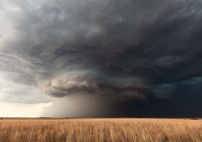 A partir de las 12 horas las nubes de tormenta dejar&aacute;n lluvias fuertes y granizo grande en el norte peninsular