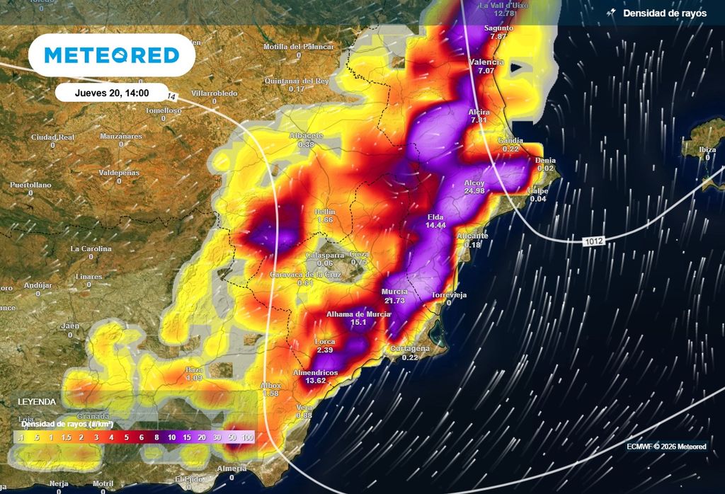 Los modelos muestran que las tormentas de esta tarde podrían ir con bastante aparato eléctrico.