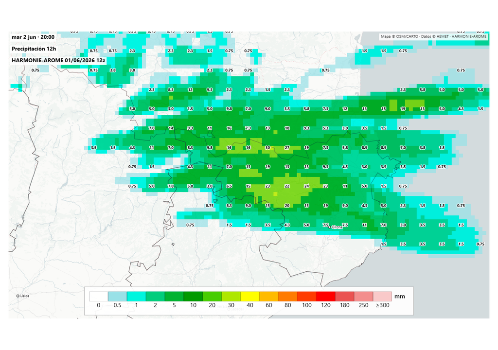 El modelo Harmonie intuye probables acumulados locales de más de 20-25 l/m2 esta tarde en puntos de Cataluña, y que podrían caer en una hora o menos. Fuente: harmoniearome.es y AEMET.
