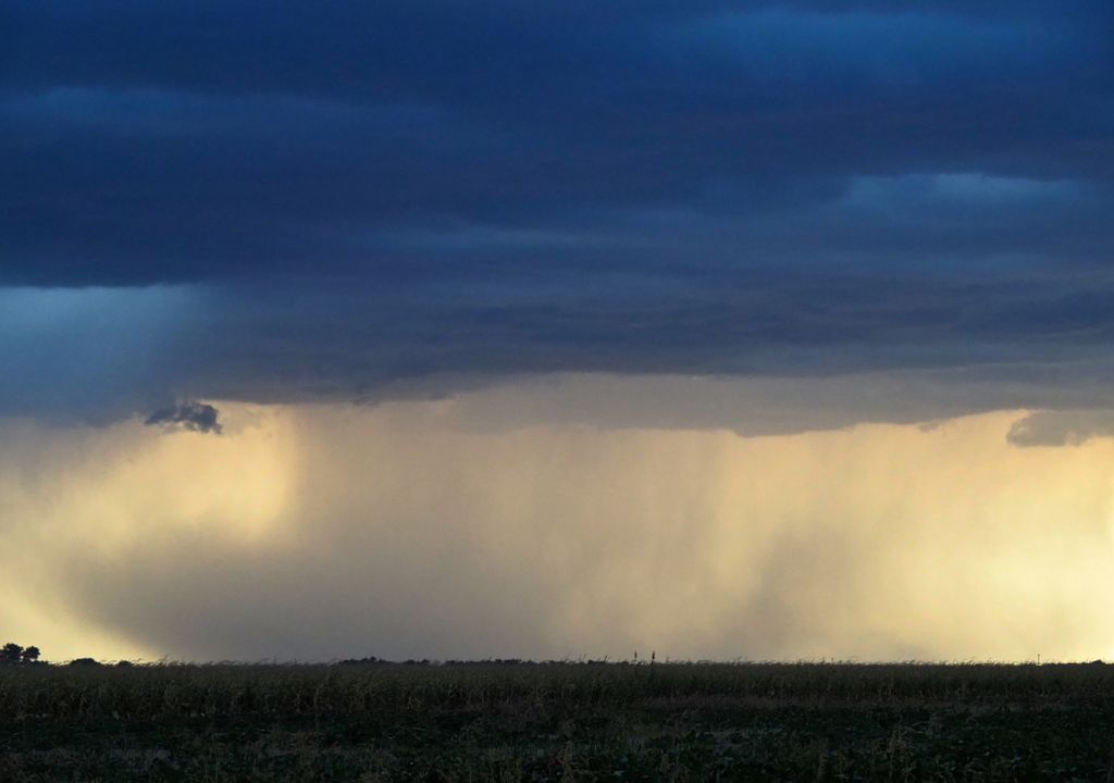 Para hoy se esperan muchas tormentas. Muchas de ellas vendrán asociadas con ráfagas muy intensas.