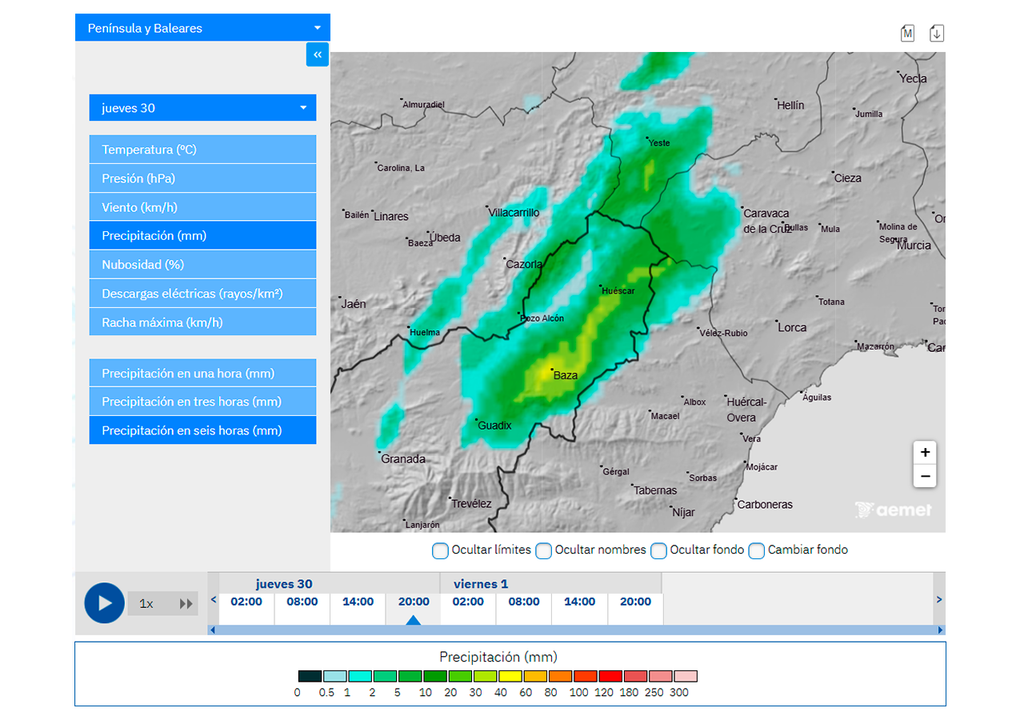 El modelo Harmonie de la AEMET anticipa que durante la tarde las nubes convectivas crecerán con fuerza en las sierras del sureste, dejando aguaceros muy intensos y otros fenómenos adversos.