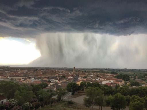 A partir de las 16 horas las tormentas podr&iacute;an dejar reventones y pedrisco en varias comarcas de Castell&oacute;n y Teruel