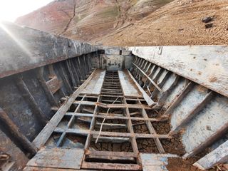 A seca expõe uma embarcação da 2ª Guerra Mundial num lago da Califórnia