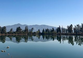 A sólo 1 hora de Santiago: la laguna artificial rodeada de naturaleza que no muchos conocen
