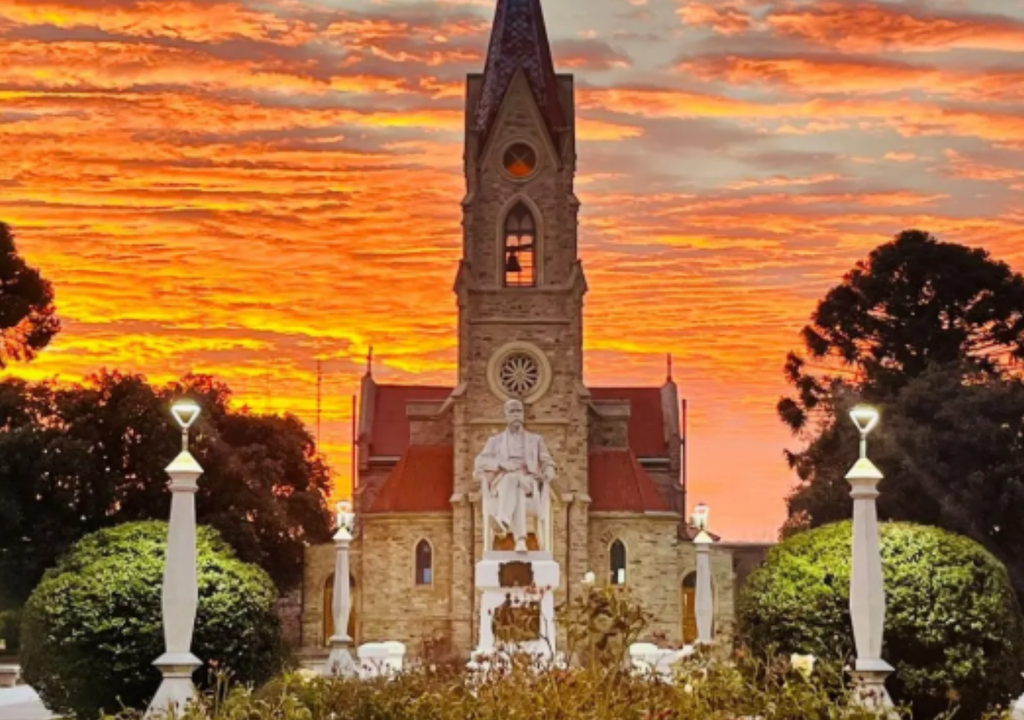 Aunque cada vez recibe más visitantes, Tornquist mantiene su esencia: nada de grandes estridencias, junto a una identidad tranquila y rural. Foto: Instagram @ventania_tornquist
