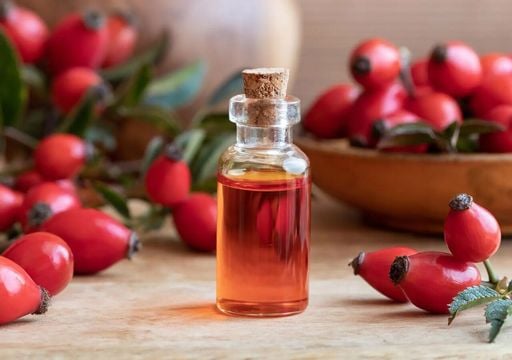 Aceite de rosa mosqueta casero: natural, puro y hecho con tus propias manos