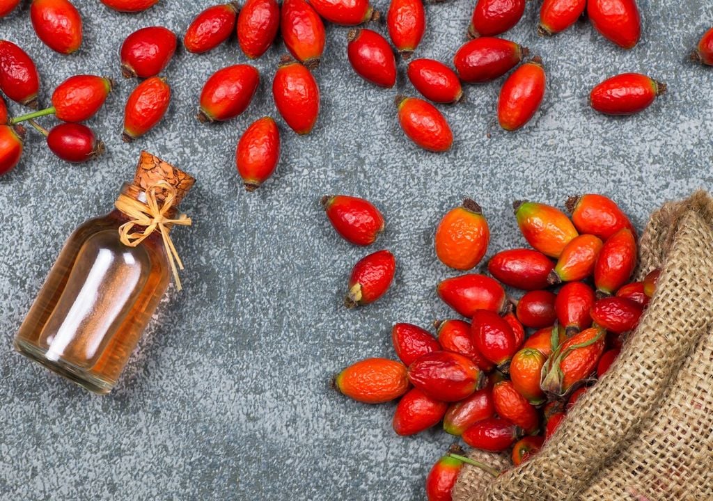 Su alto contenido en ácidos grasos esenciales y antioxidantes lo convierte en un potente regenerador de la piel.