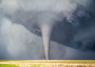 Achtung: Der Deutsche Wetterdienst warnt heute vor Tornados in Deutschland! Diese Regionen sind betroffen! 