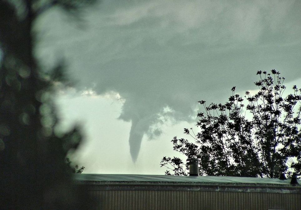 Achtung: Hier sind nach Pfingsten Tornados möglich! Achtung: Hier sind nach Pfingsten Tornados möglich!