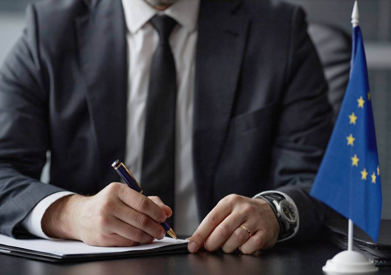 No dia 6 de dezembro de 2024, a presidente da Comissão Europeia, Ursula von der Leyen, e os presidentes de quatro países do Mercosul (Brasil, Argentina, Paraguai e Uruguai), concluíram o acordo UE-Mercosul, que tem ainda de ser ratificado por todos os Estados-membros.
