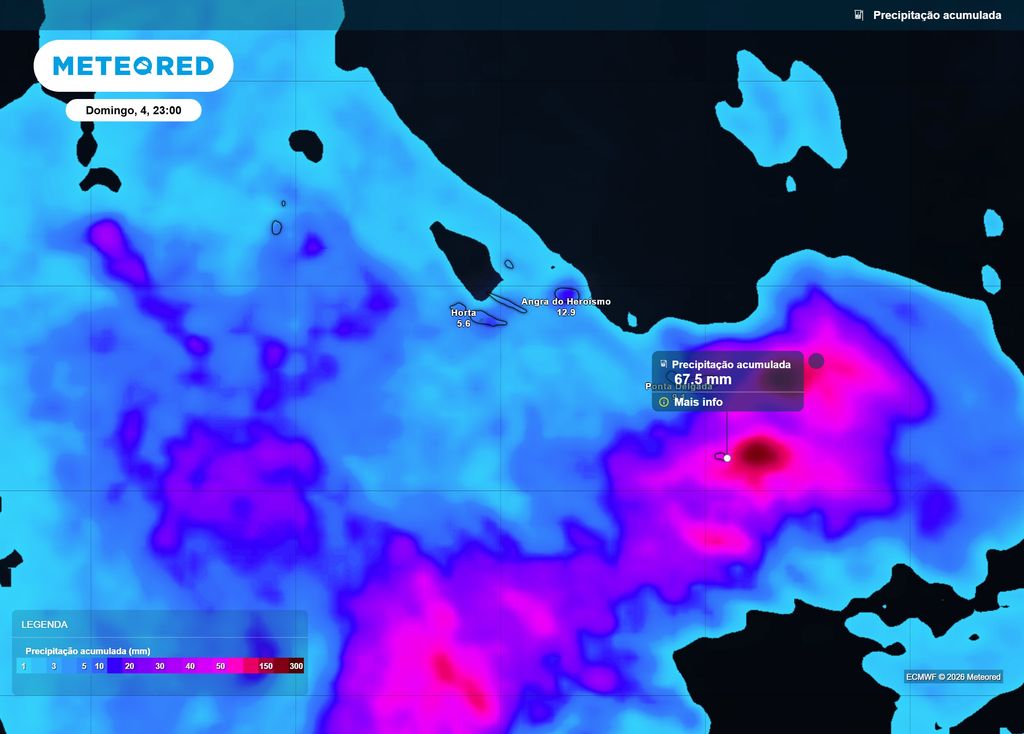 Previsão da distribuição de chuva acumulada até às 23:00 de domingo, 4 de outubro. Perspetiva-se que Santa Maria seja a ilha mais exposta à ocorrência de precipitação pontualmente forte, estimando-se acumulados de quase 70 mm desde a meia-noite de sábado (3) até à última hora de domingo (4).
