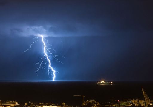 Lluvia y tormentas el&eacute;ctricas se extender&aacute;n hasta la Regi&oacute;n de Valpara&iacute;so: "un segundo frente llega el jueves al centro"