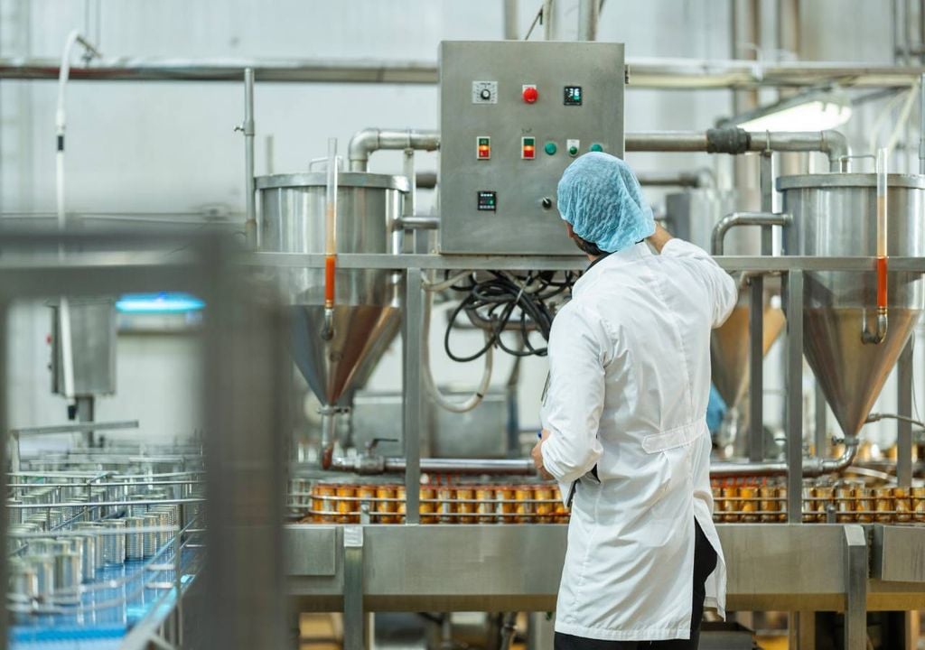 Os aditivos alimentares têm de cumprir especificações e todos os que são usados da União Europeia são avaliados e autorizados.