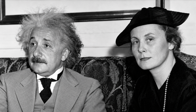 "Admiro su inteligencia": la carta de Einstein a Marie Curie que muestra su apoyo incondicional